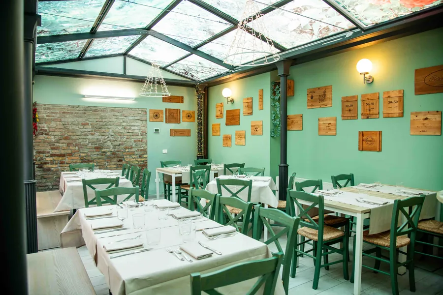 La sala apparecchiata